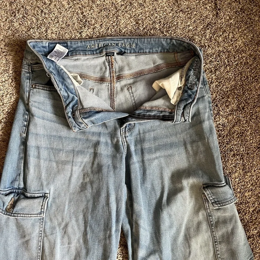 American Eagle Super High-Rise Baggy Wide Leg Jeans Women's Size‎ 10 Light Wash